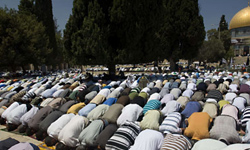 حضور هزاران فلسطینی در مسجدالاقصی در نخستین روز ماه مبارک رمضان